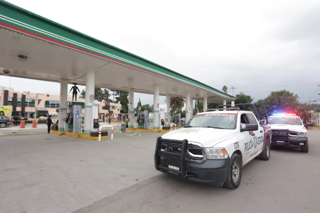Sujeto dispara a su exnovia en una gasolinera de Puebla; ambos se encuentran graves
