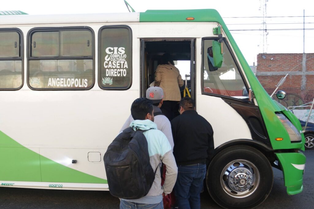 Gobierno de Puebla frena a transportistas: No habrá incremento al pasaje