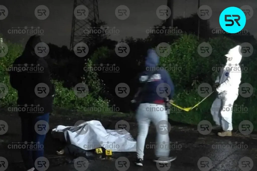 Con signos de violencia, hallan cadáver en la México-Puebla a la altura de Xoxtla