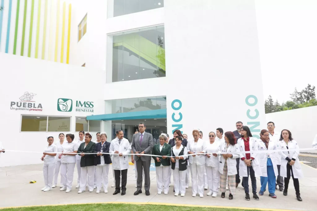 Sergio Salomón inaugura unidades de oncología y cardiología del HPN