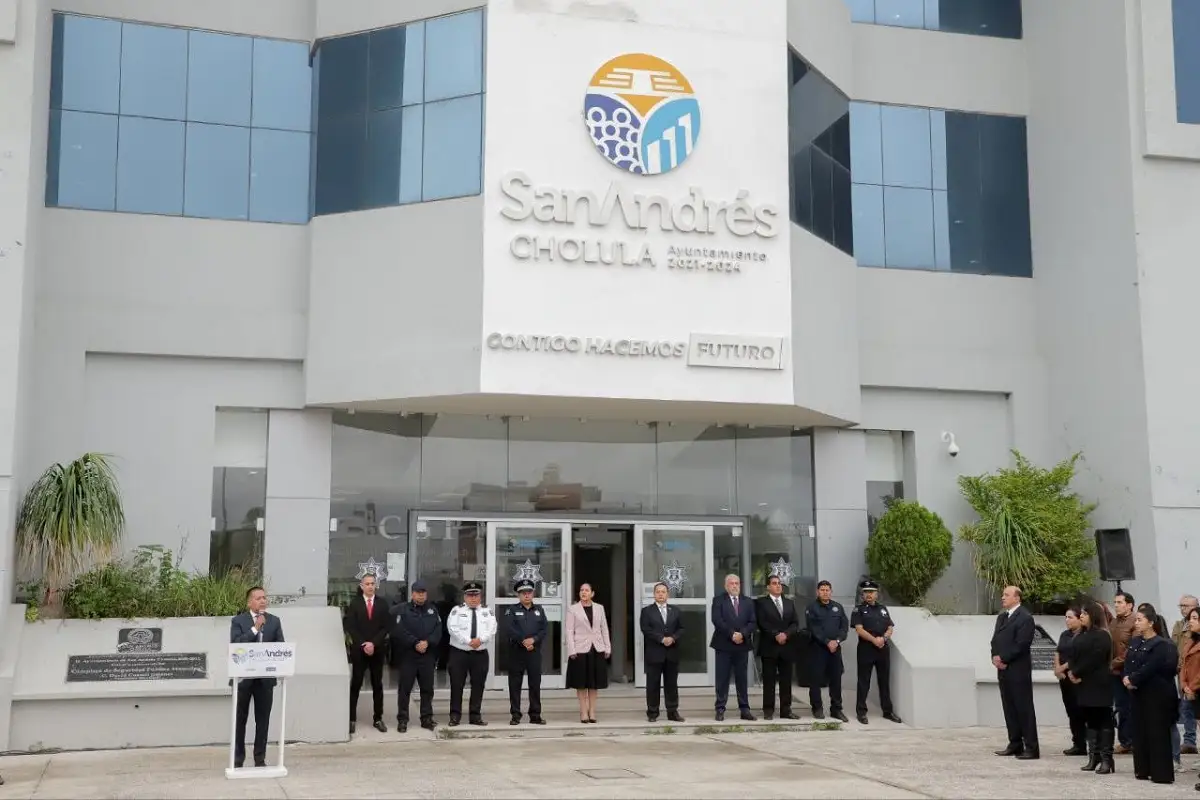 Incrementa Mundo Tlatehui salario de policías; además asciende a 37 elementos de San Andrés Cholula 1 Incrementa Mundo Tlatehui salario de policías; además asciende a 37 elementos de San Andrés Cholula