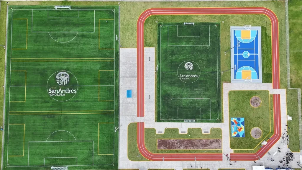 Palabra cumplida en San Antonio Cacalotepec; inaugura Mundo Tlatehui nuevo deportivo