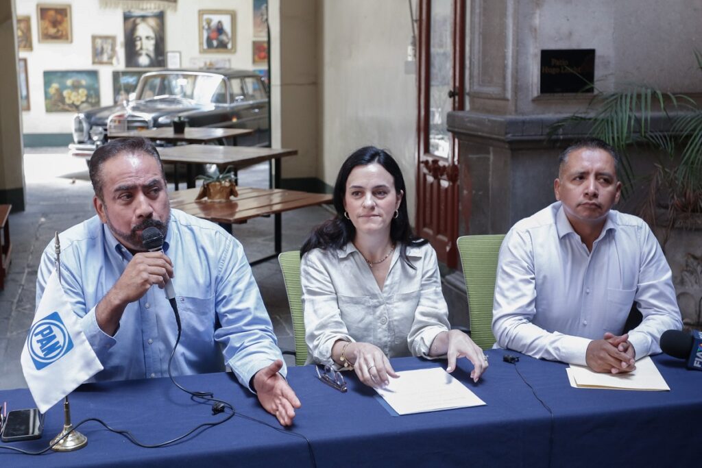 Panistas arman frente para la dirigencia estatal del PAN en Puebla