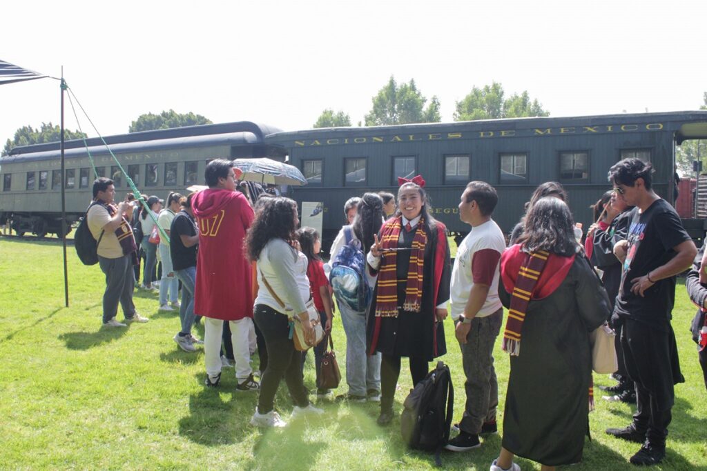 Potterheads desbordan Museo del Ferrocarril para sumarse al regreso del Expreso a Hogwarts 