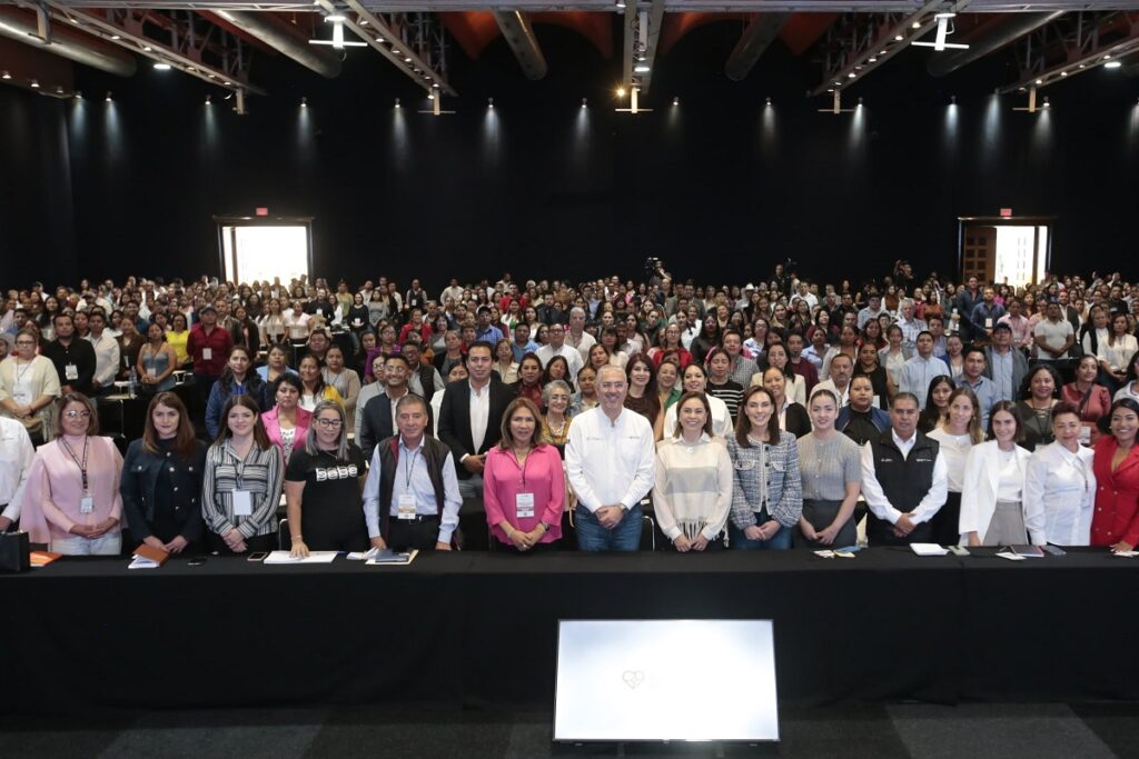 Preside Gaby Bonilla capacitación a presidentas y presidentes entrantes del SMDIF