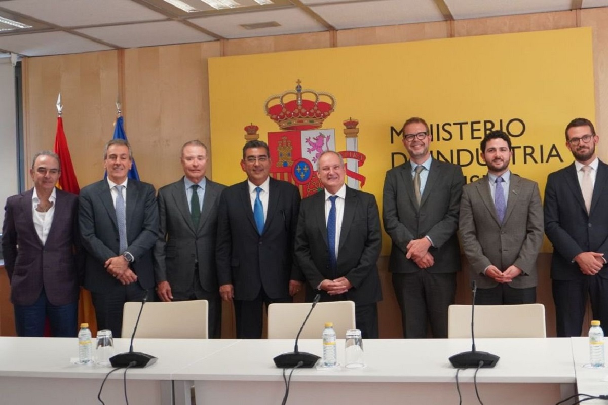 Sergio Salomón sostiene mesa de trabajo con ministro de Turismo del gobierno de España 1 Sergio Salomón sostiene mesa de trabajo con ministro de Turismo del gobierno de España