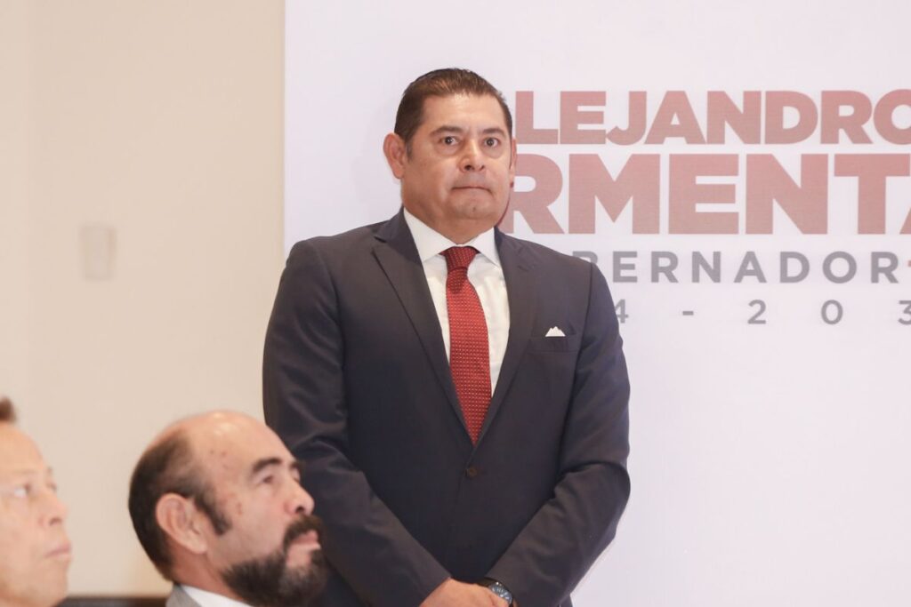 Armenta confirma que García Parra llegará a su gobierno 3 Alejandro Armenta sumará a José Luis García Parra a su gabinete