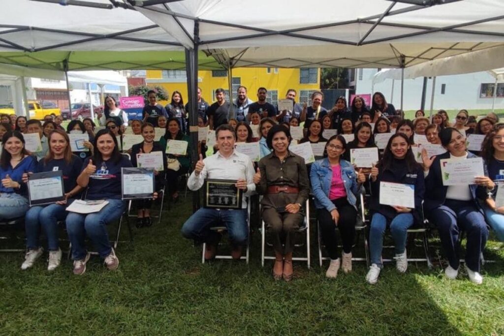 Ayuntamiento de Puebla reconoce a estancias infantiles