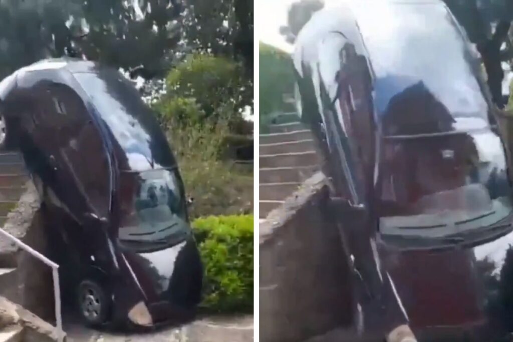 coche cae de escaleras en Teziutlán