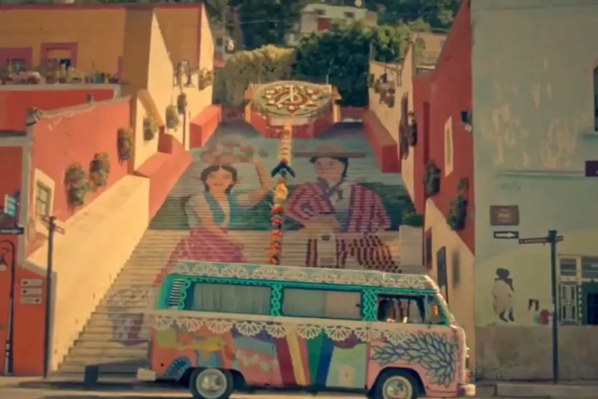 Comercial de Converse en Atlixco: Promocionan tenis del Día de Muertos 1 Comercial de Converse en Atlixco: Promocionan tenis del Día de Muertos