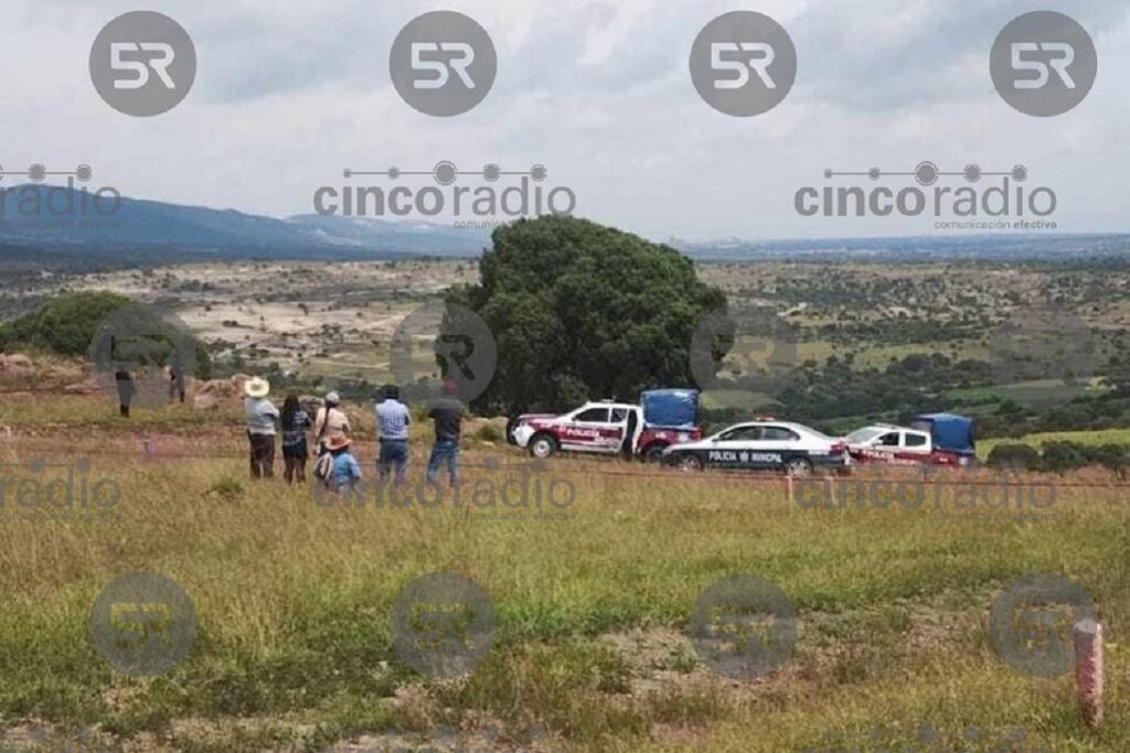 Con un balazo en la cabeza y envuelto en una lona, hallan cuerpo de una mujer en Cuautinchán