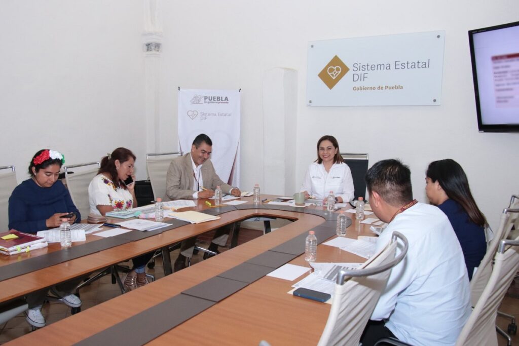 Gaby Bonilla capacita a presidentes del DIF entrantes