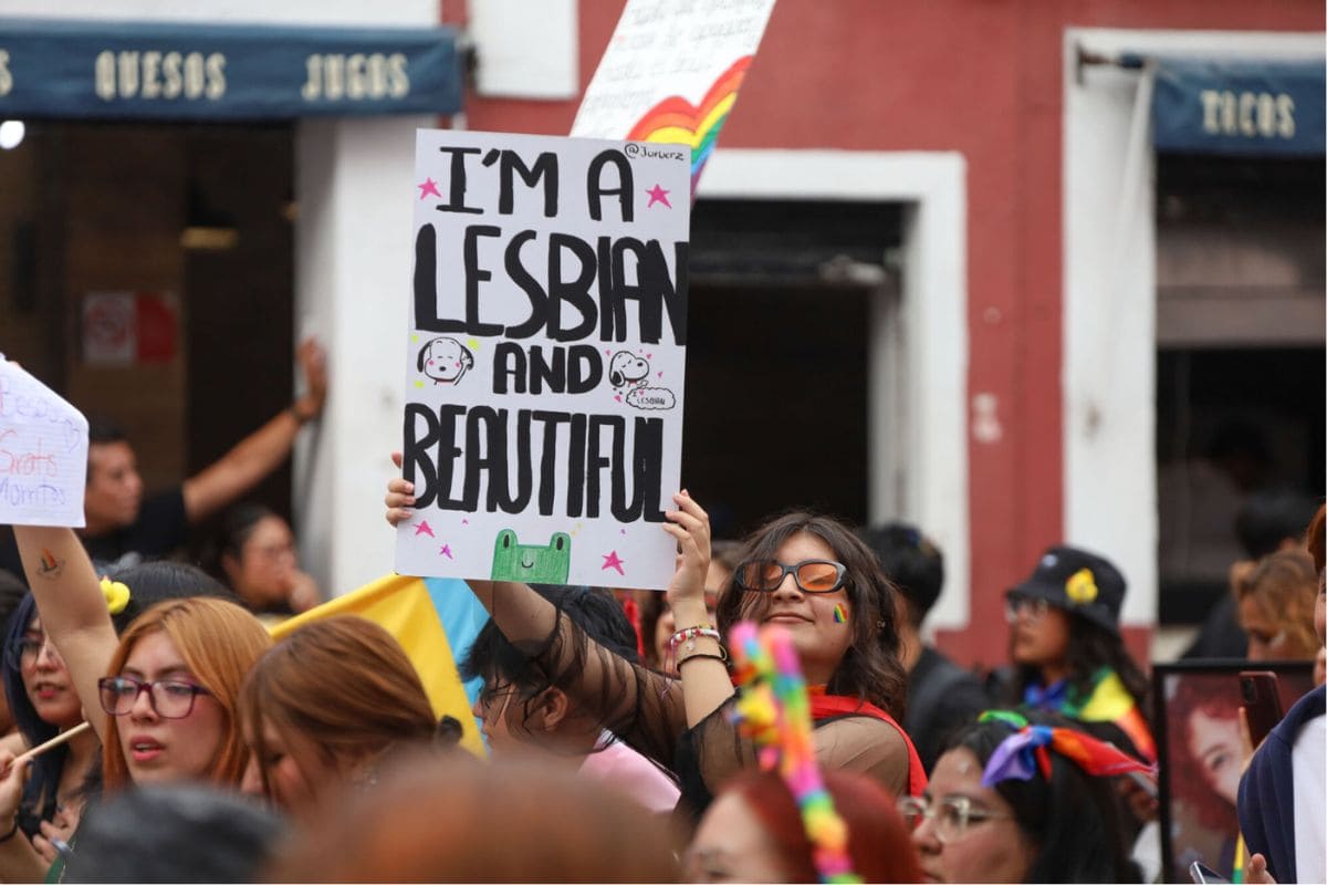 Tres jóvenes golpean a mujer solo por ser lesbiana y le rompen la mandíbula 1 golpean a mujer lesbiana en España