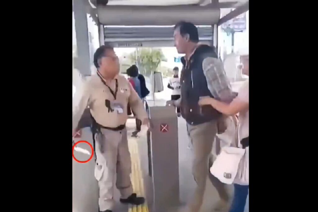 Guardia de la Línea 2 de RUTA discute con usuarios y saca un cuchillo