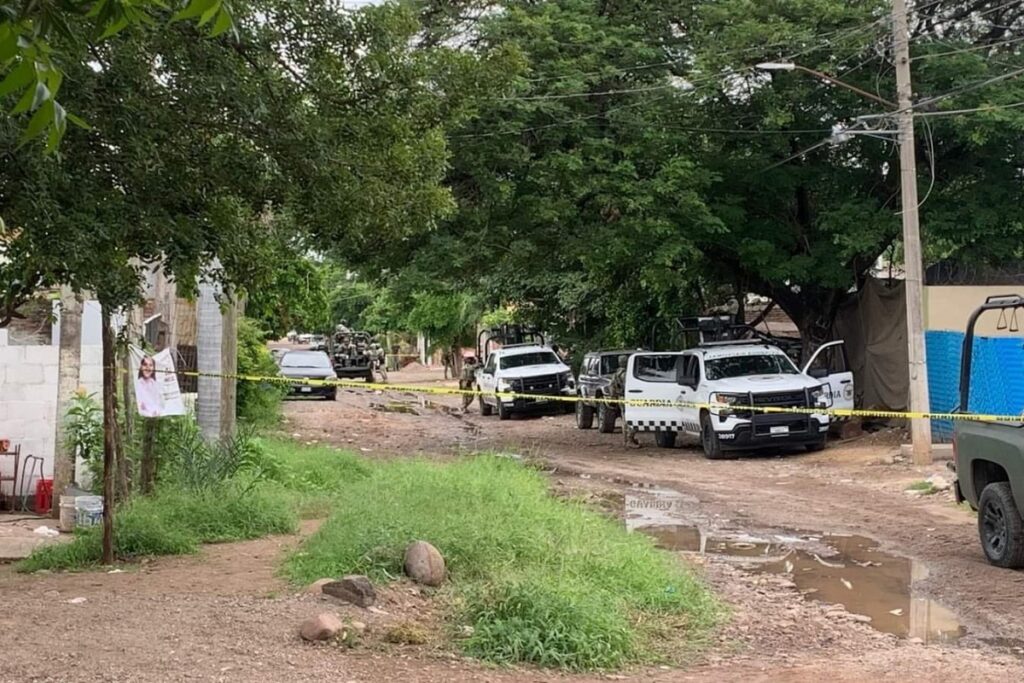 Suspenden clases en Sinaloa tras enfrentamientos entre grupos armados