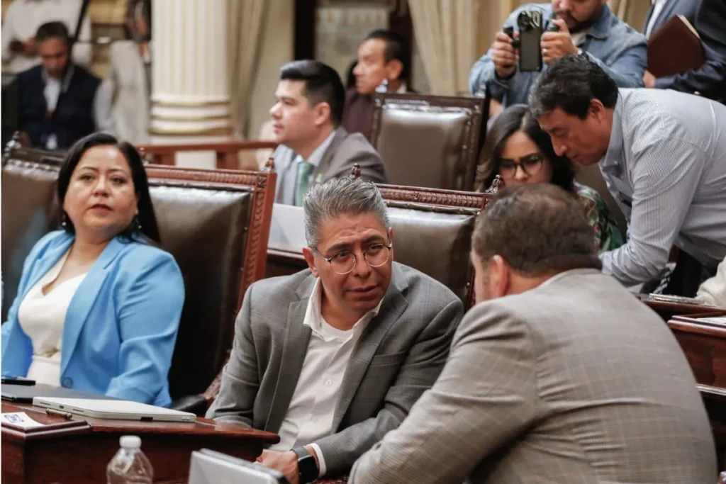 morena encabeza comisiones congreso de puebla 2 ezgif.com jpg to webp converter