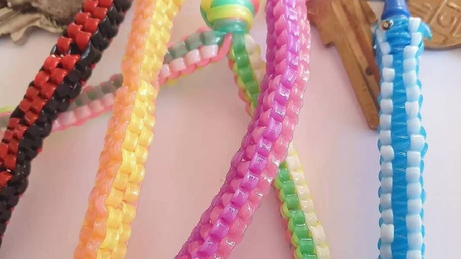 pulseras scoubidou 1