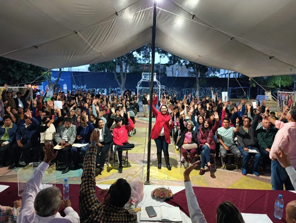 tonantzin fernandez pueblo manda 2 ezgif.com jpg to webp converter