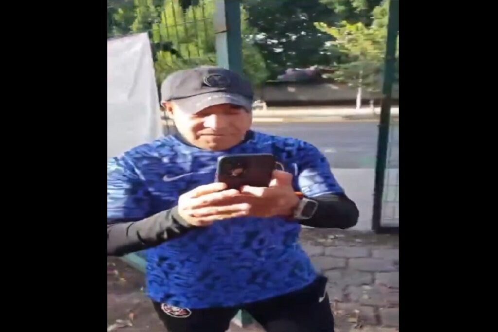 Acusan a director de una escuela del América de adueñarse de las canchas públicas de Xonaca