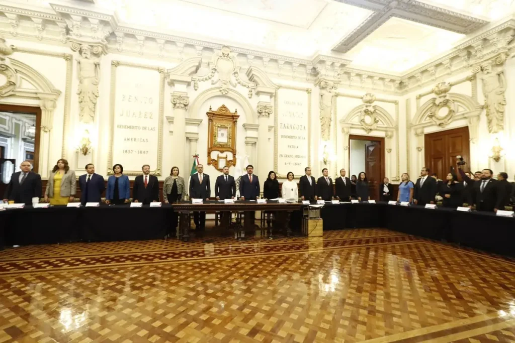 Adán Domínguez entrega su último informe al Cabildo: "Lo más valioso es la vida de los poblanos” 2 Adán Domínguez entrega su último informe al Cabildo