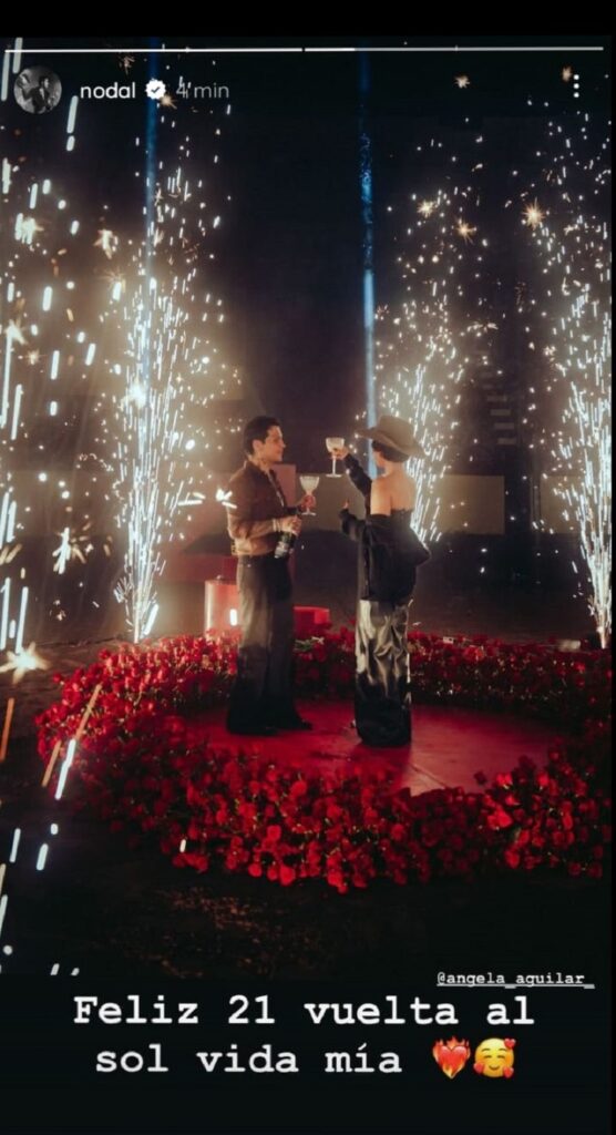 Ángela Aguilar cumple 21 años y Nodal lo celebra con rosas y fuegos artificiales en el Palenque 3 Ángela Aguilar cumple 21 años y Nodal lo celebra con rosas y fuegos artificiales en el Palenque
