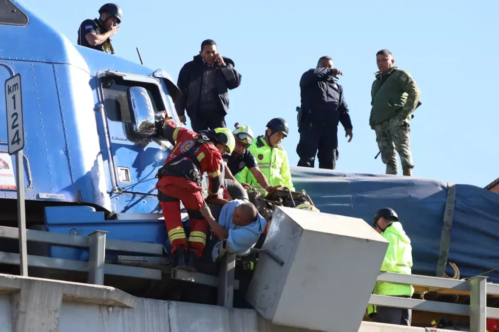 Autopista Mexico Puebla accidente prensado 6