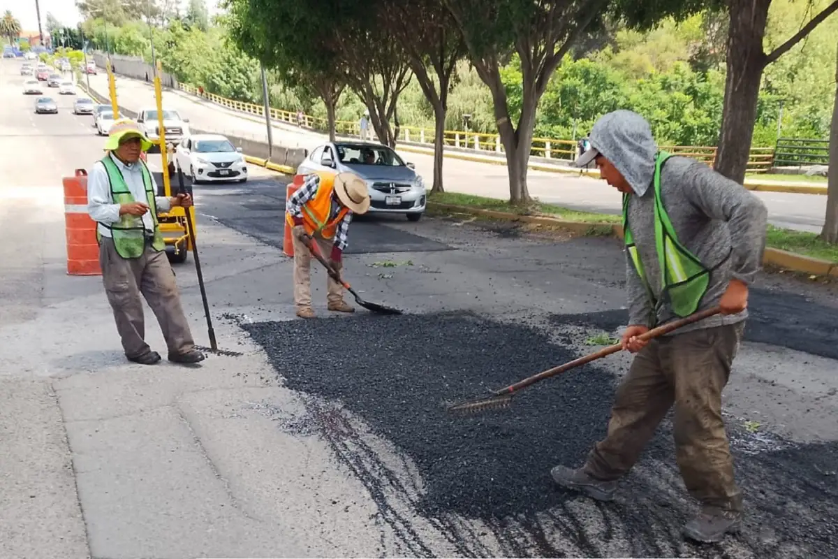 Bacheo nocturno Puebla: Tapan más de mil hoyos en una semana en estas vialidades 1 Bacheo nocturno Puebla: Tapan más de mil hoyos en una semana en estas vialidades