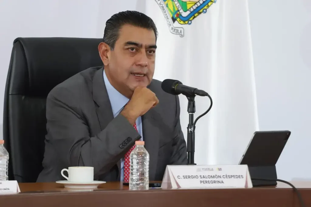 Baños en paraderos de RUTA tendrán costo