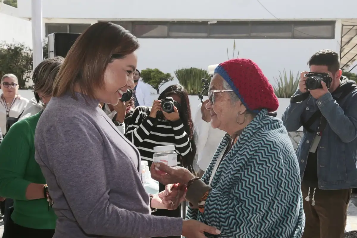 Beneficia SEDIF a 10 personas adultas mayores con prótesis dentales 1 Beneficia SEDIF a 10 personas adultas mayores con prótesis dentales