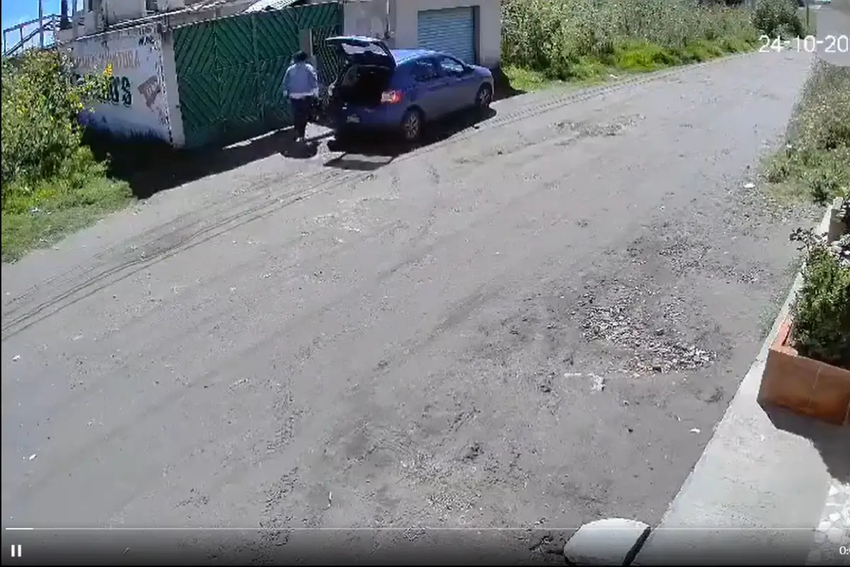 VIDEO: Delincuente dispara y roba un auto durante violento asalto en Huejotzingo 1 VIDEO: Delincuente dispara y roba un auto durante violento asalto en Huejotzingo