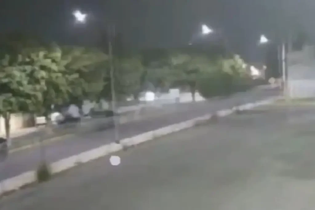 Localizan tres cuerpos calcinados en un auto incendiado en la México-Puebla 2 VIDEO: Captan persecución y balacera en la unidad habitacional Mateo de Regil en Puebla