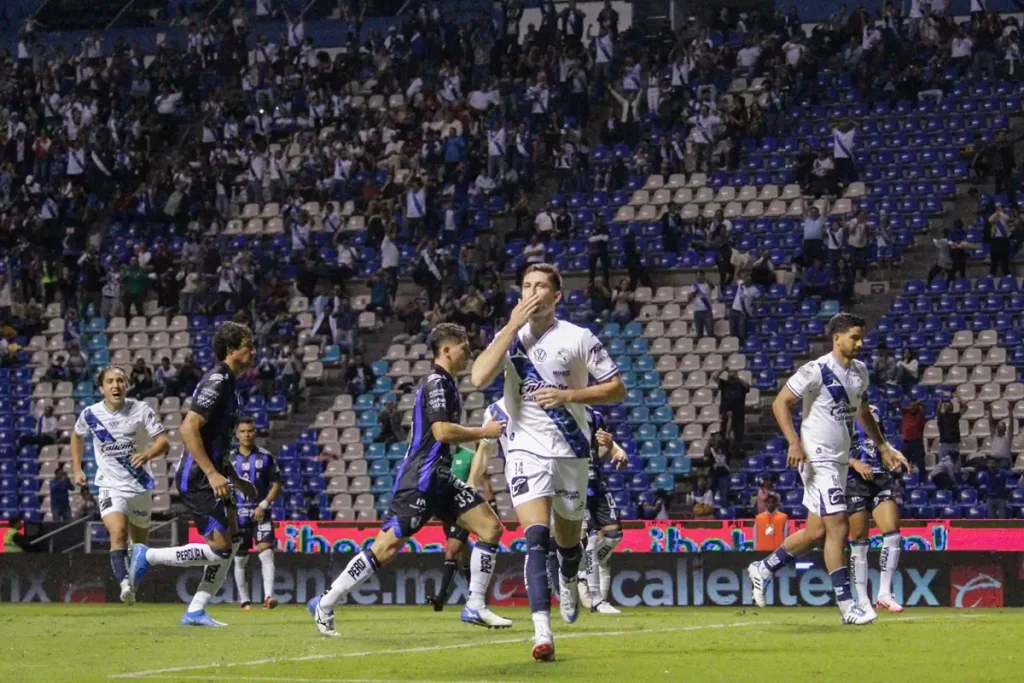 Refuerzos del Club Puebla