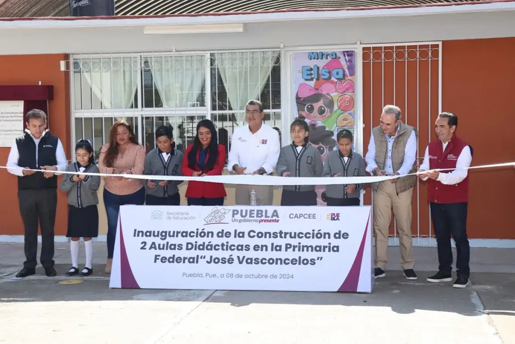 Con docentes y padres de familia, gobierno de Sergio Salomón construye el futuro de las siguientes generaciones