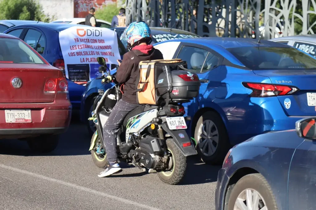 Conductores de DiDi y Uber se manifiestan en Puebla; exigen seguridad y tarifas justas 3 Conductores de DiDi y Uber se manifiestan en Puebla; exigen seguridad y tarifas justas