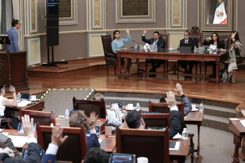 Congreso de Puebla se convierte en el estado 14 en aprobar reforma de Supremacía Constitucional