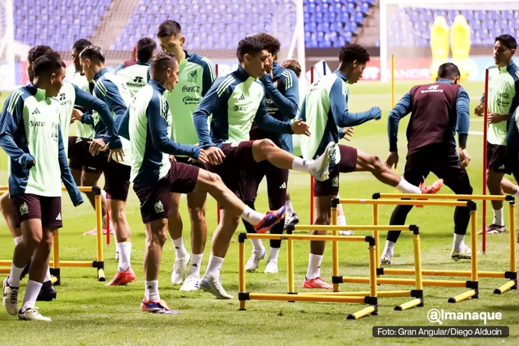 México vs Valencia en el Cuauhtémoc