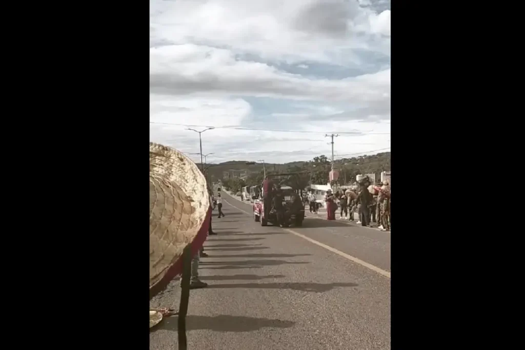 Explosión de pirotecnia en Acatlán de Osorio manda al hospital a niña de 12 años