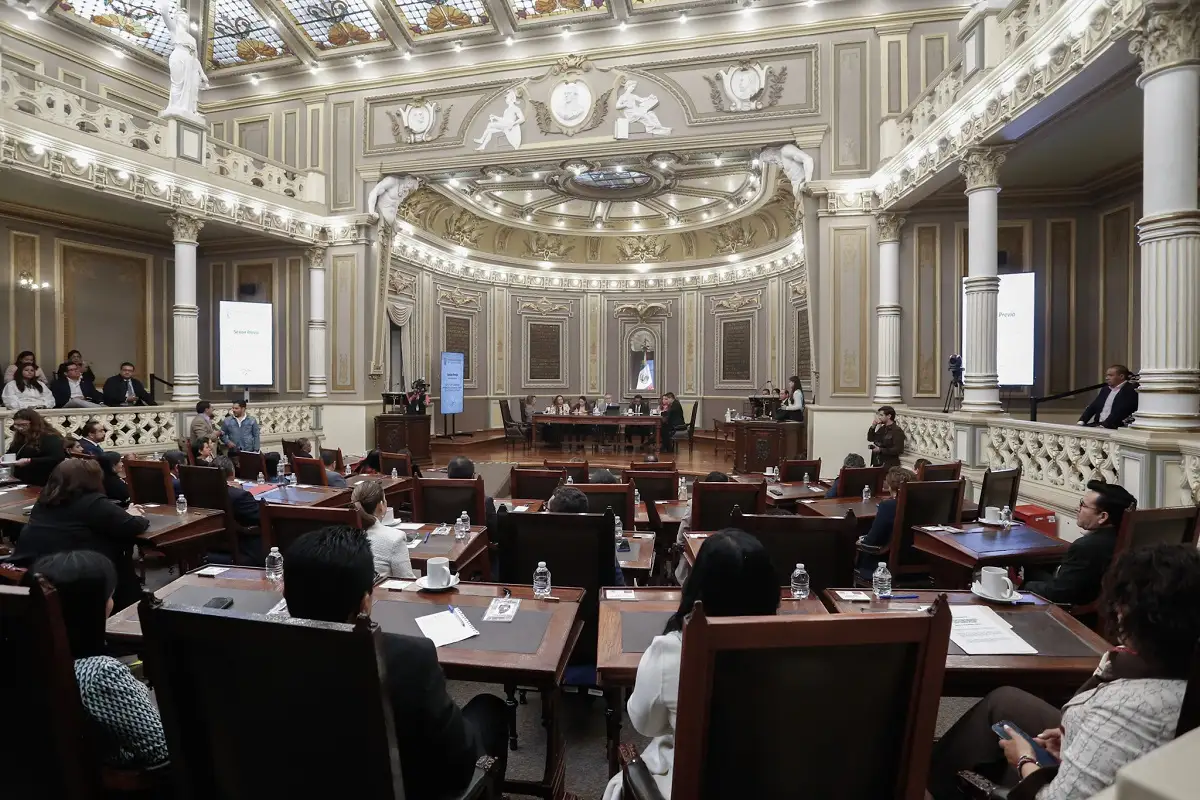 Congreso de Puebla lanza convocatoria para diseñar imagen institucional; estos son los requisitos 1 Lanzan convocatoria para diseñar logotipo de la LXII Legislatura de Puebla