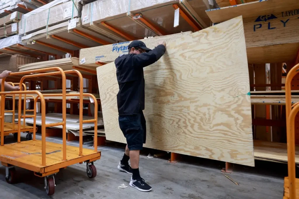 Evacúan a más de 5 millones de personas ante llegada del huracán Milton en Florida 