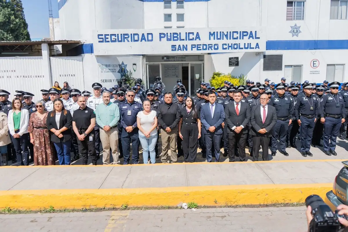 Pese a transición, se mantiene la gobernabilidad en San Pedro Cholula: Tonantzin Fernández 1 Pese a transición, se mantiene la gobernabilidad en San Pedro Cholula Tonantzin Fernández