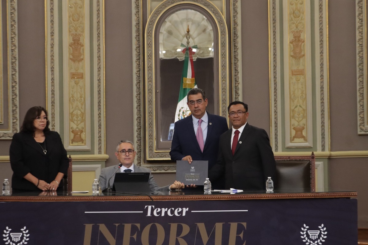 Pluralidad y trabajo en favor de la ciudadanía, destacan en Tercer Informe de Actividades Legislativas 1 Pluralidad y trabajo en favor de la ciudadanía, destacan en Tercer Informe de Actividades Legislativas