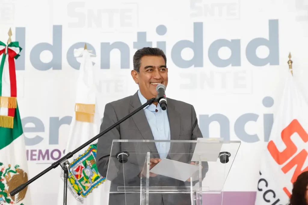 Reitera Sergio Salomón respaldo del gobierno estatal al magisterio