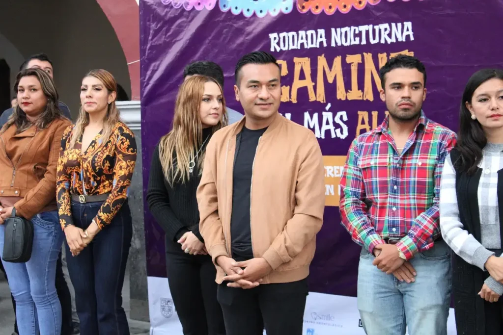 Roberto Solís preside el espectáculo  Luz y Canto como parte de los eventos del festival Camino de las Almas