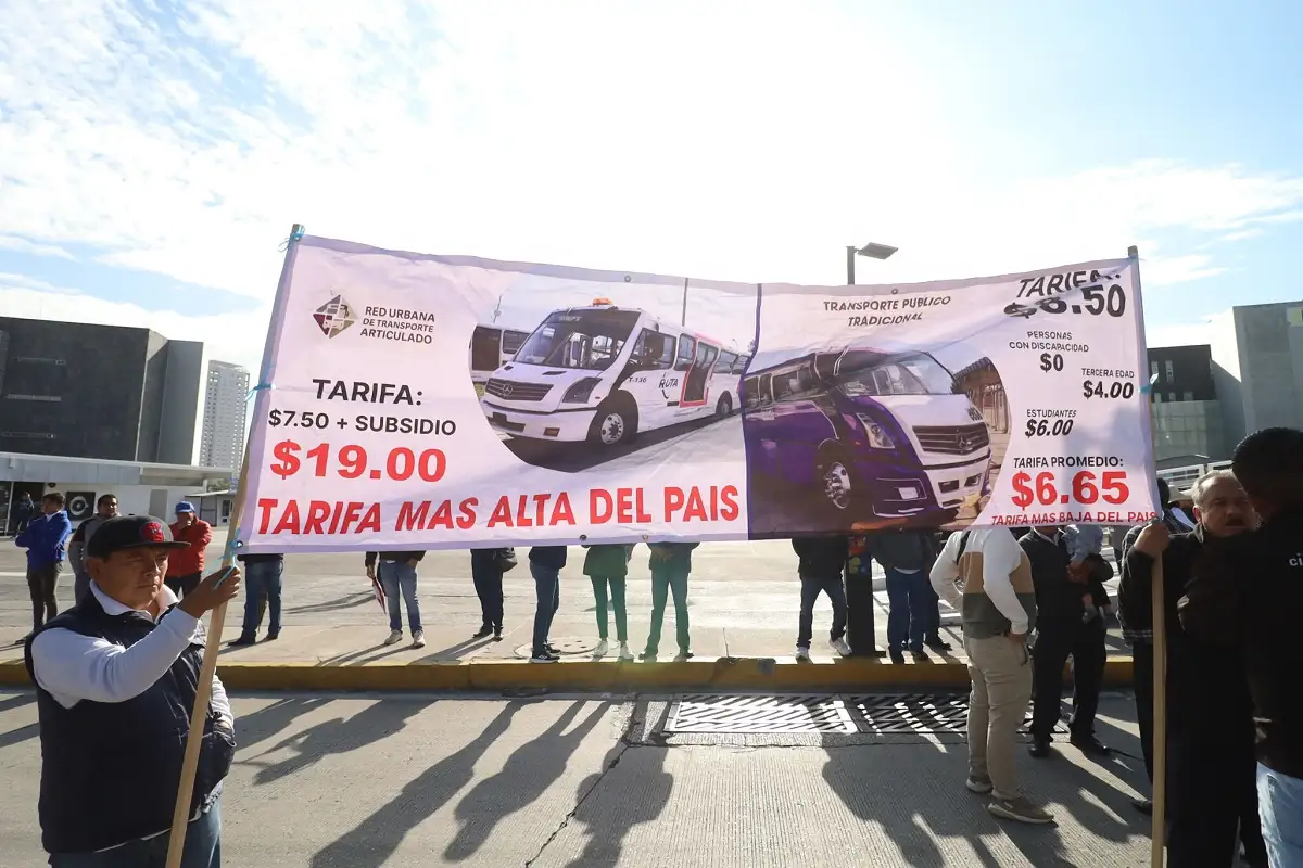 Transportistas insisten que el pasaje en Puebla cueste 19 pesos; gobierno se reunirá con ellos 1 Transportistas insisten que el pasaje en Puebla cueste 19 pesos