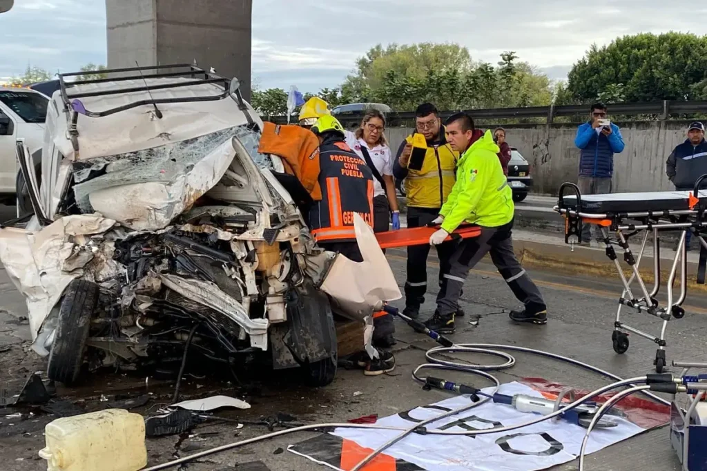 accidente en la lateral a de la Mexico Puebla