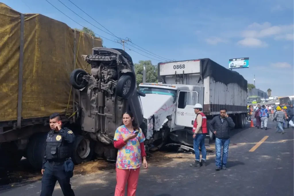 Accidente en la México-Puebla deja 12 heridos; camión se quedó sin frenos