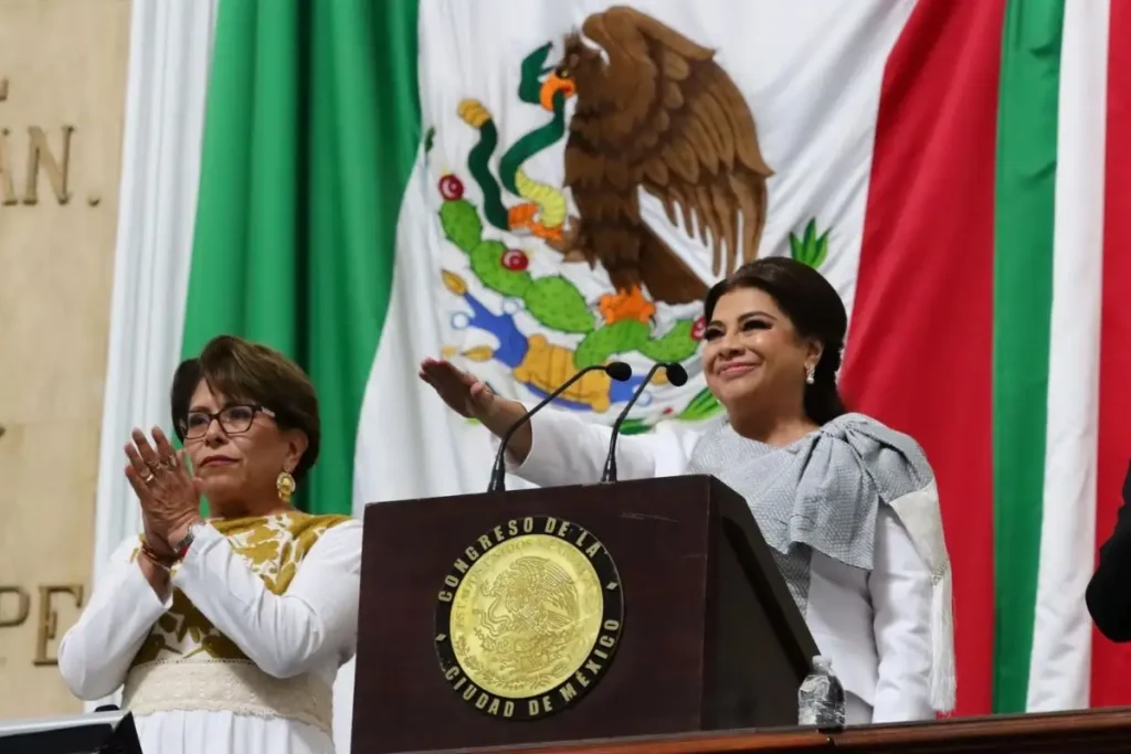 Clara Brugada toma protesta como Jefa de Gobierno de la Ciudad de México