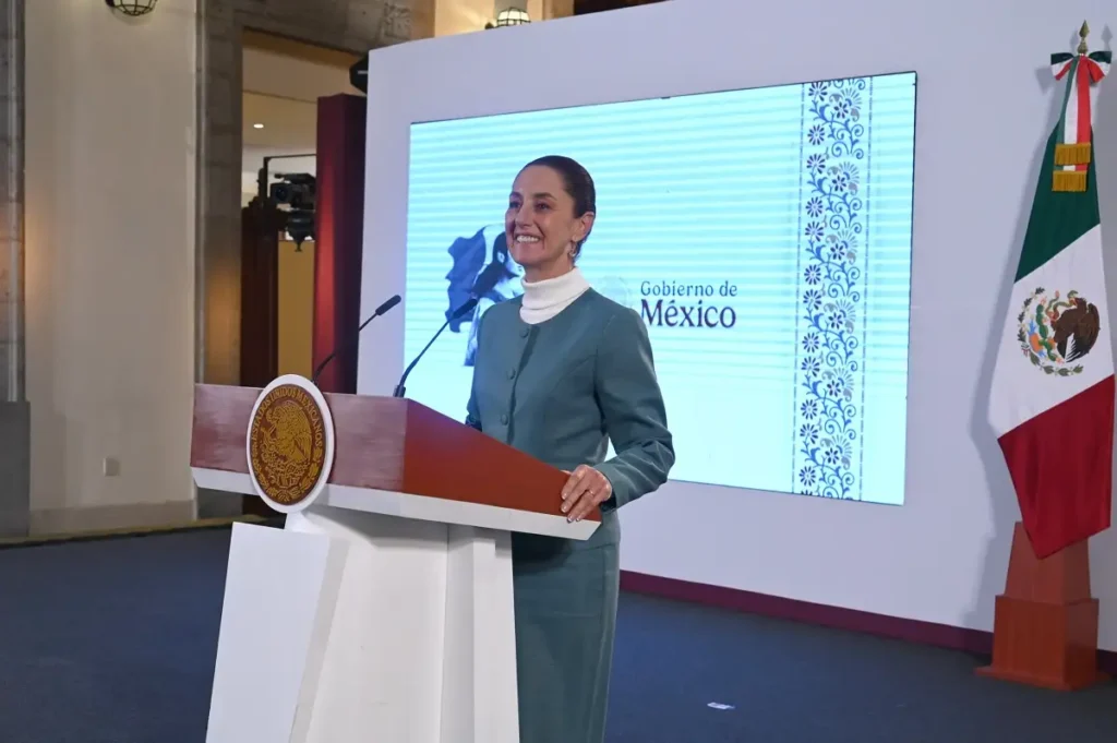 Claudia Sheinbaum firmó un decreto para que Pemex y CFE sean empresas públicas