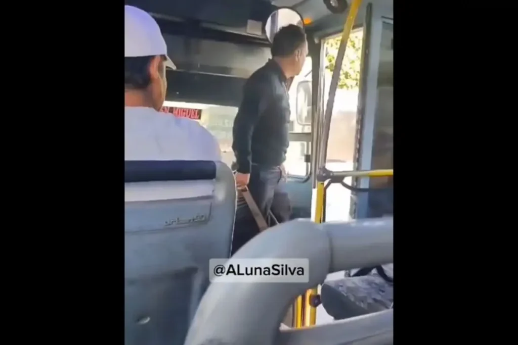 Conductor del Súper Express de Oriente amenaza con un machete a automovilista