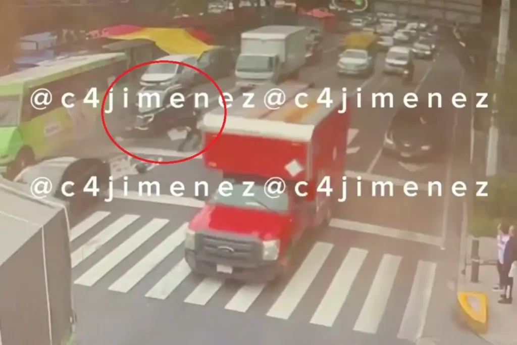 Así fue como conductor mató a un ladrón al prensarlo contra un camión en CDMX